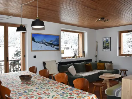 Location chalet à Pralognan la Vanoise, Chalet ensoleillé avec balcon et poêle à bois