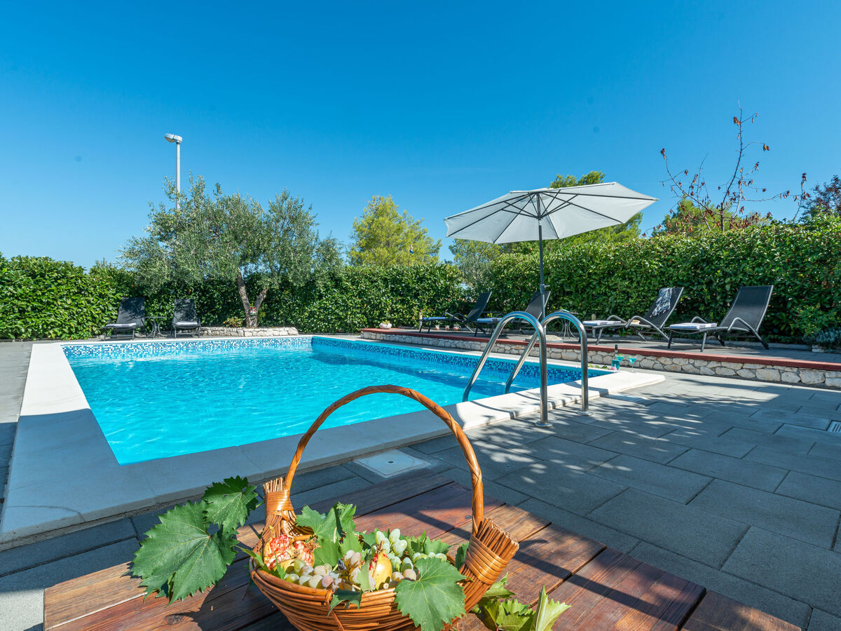Maison Otavia avec piscine privée à Bilice - Photo 1