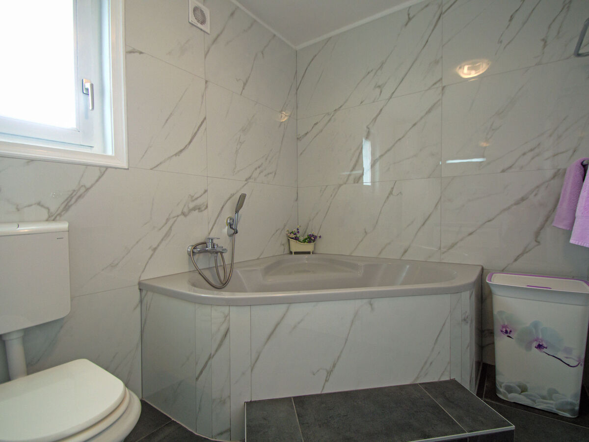 Maison Otavia avec piscine privée à Bilice - Photo 26