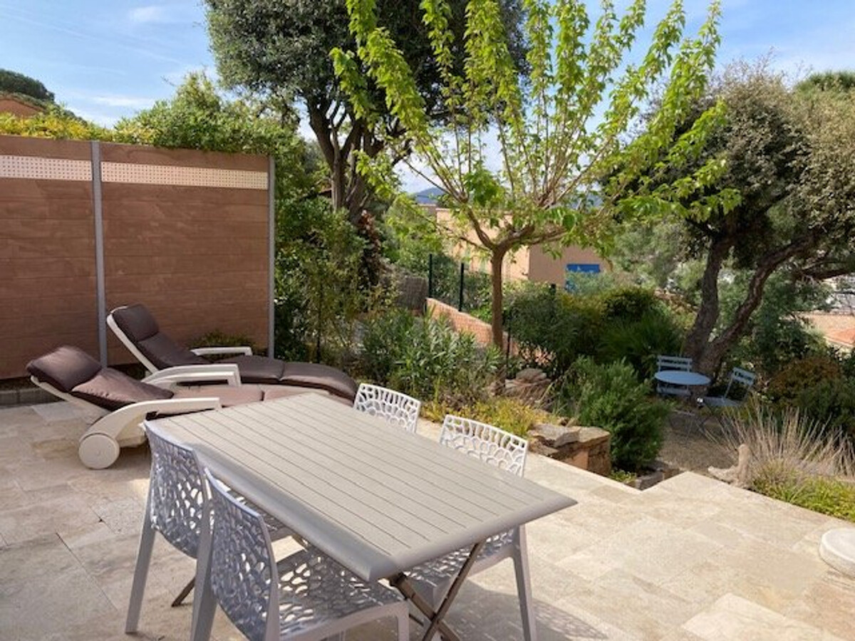Maison duplex 3 chambres - Terrasse 200m² au Lavandou - Photo 13