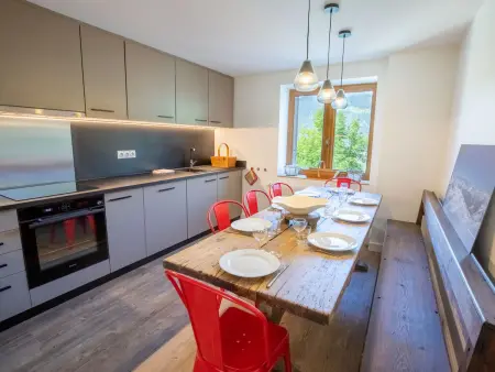 Chalet rénové et calme avec cheminée et parking couvert - Photo 2