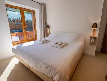 Chalet rénové et calme avec cheminée et parking couvert - Photo 8