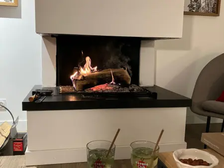 Chalet rénové et calme avec cheminée et parking couvert - Photo 10