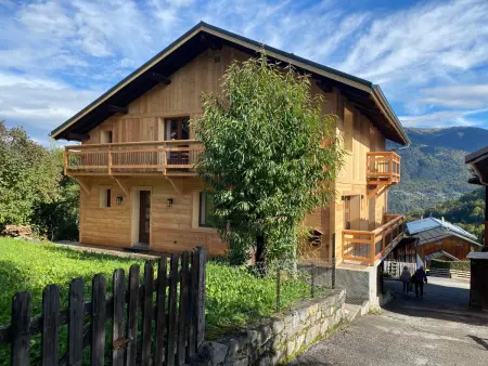 Chalet rénové et calme avec cheminée et parking couvert - Photo 14