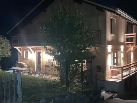 Chalet rénové et calme avec cheminée et parking couvert - Photo 17