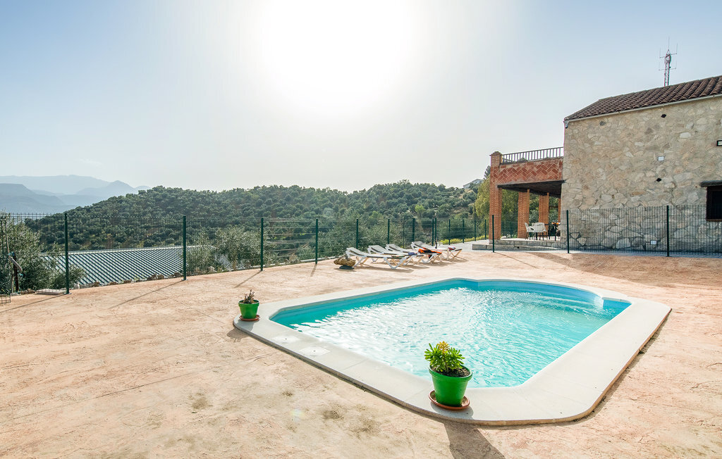 Maison 4 chambres avec piscine et vue sur le barrage - Photo 11