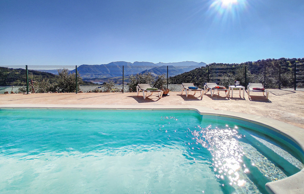 Maison 4 chambres avec piscine et vue sur le barrage - Photo 14