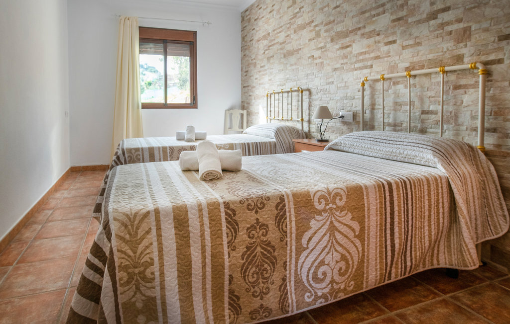 Maison 4 chambres avec piscine et vue sur le barrage - Photo 32
