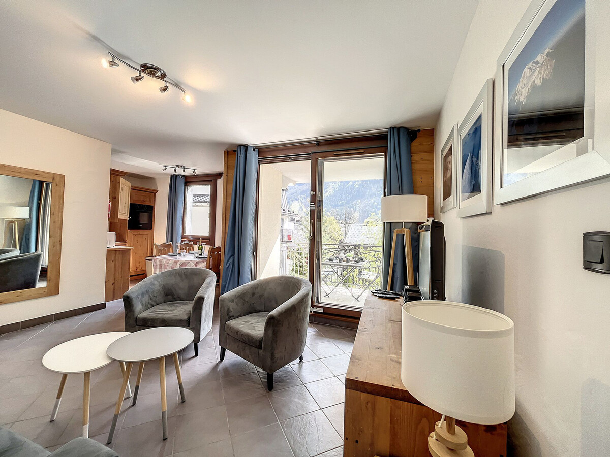T3 centre Chamonix, terrasse vue Aiguille du Midi - Photo 3