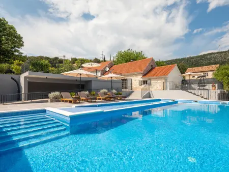 Villa di Pietra – Maison 6 pers. piscine chauffée Šibenik