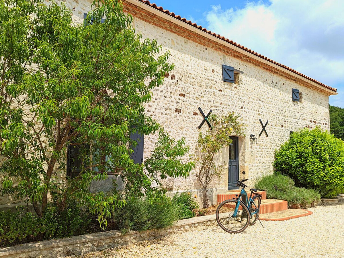 Gîte 8 personnes à Montmoreau : piscine et ferme pédagogique - Photo 1