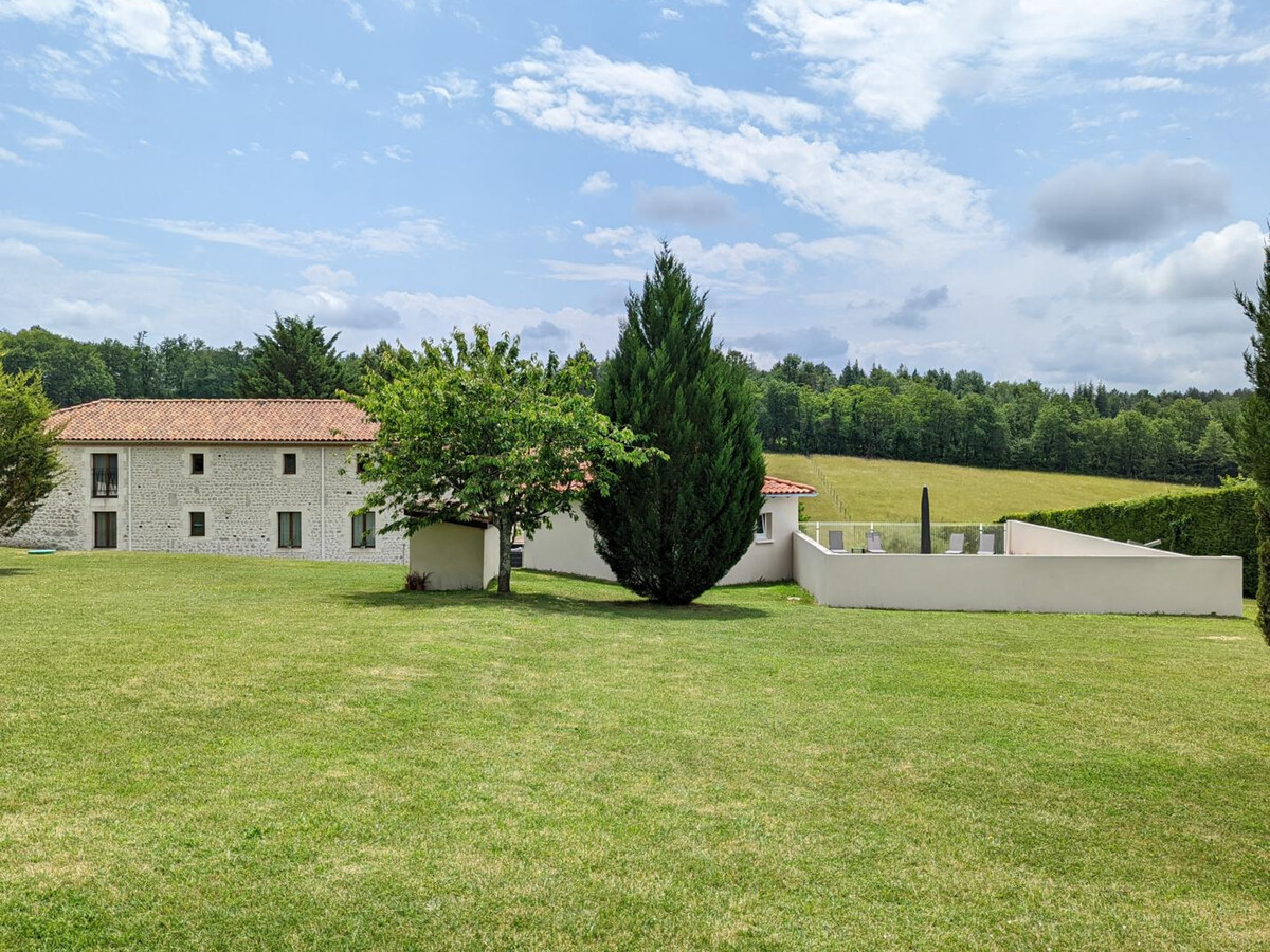 Gîte 8 personnes à Montmoreau : piscine et ferme pédagogique - Photo 2