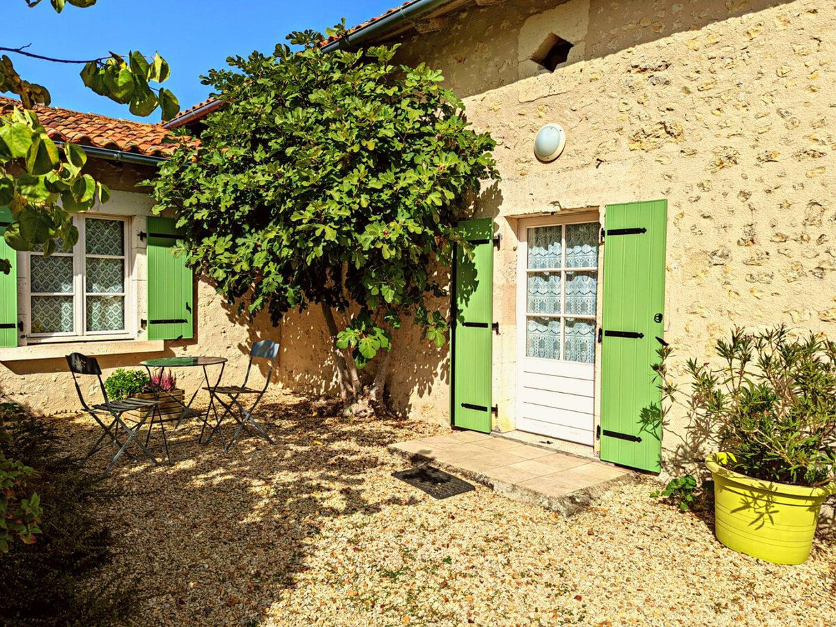 Gîte en pierre 6 pers. à Bellon, jardin 550 m² et cheminée - Photo 1