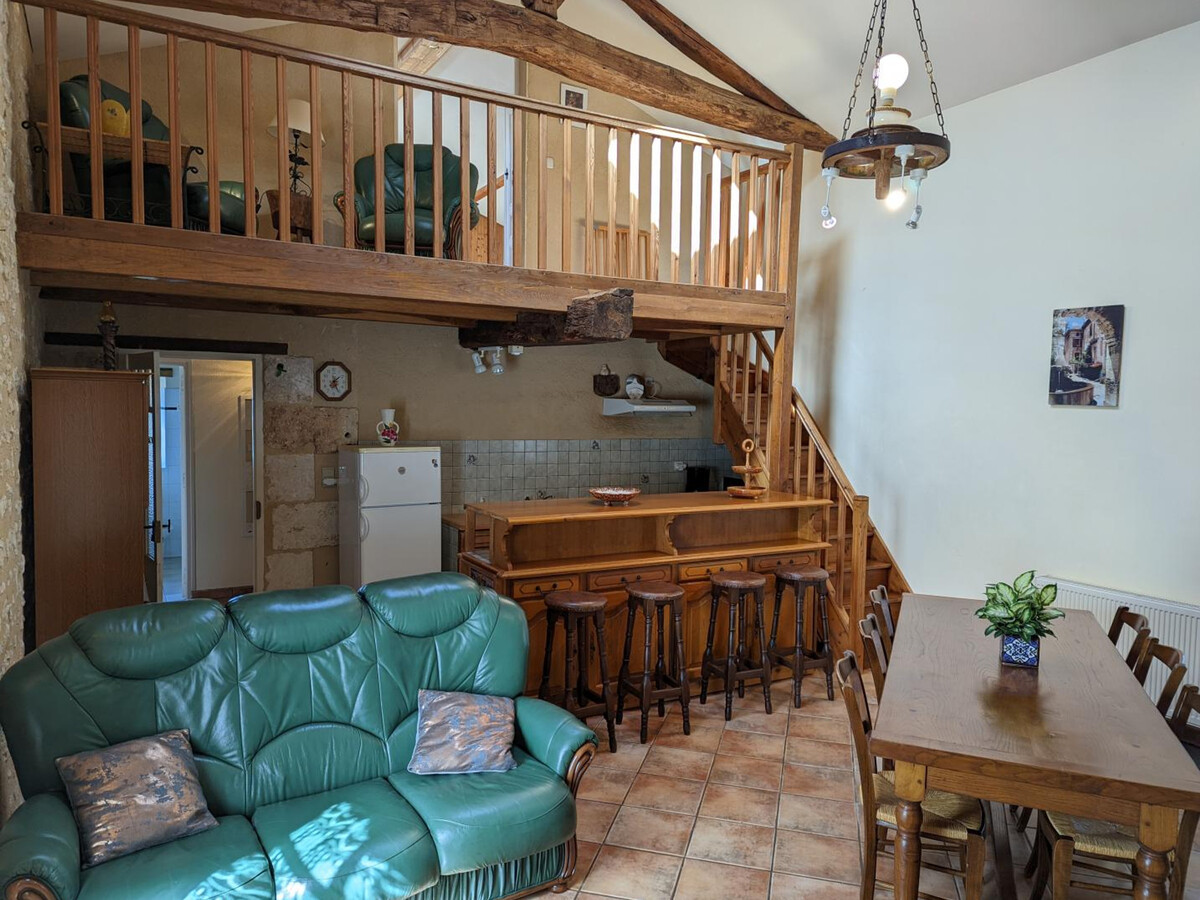 Gîte en pierre 6 pers. à Bellon, jardin 550 m² et cheminée - Photo 2