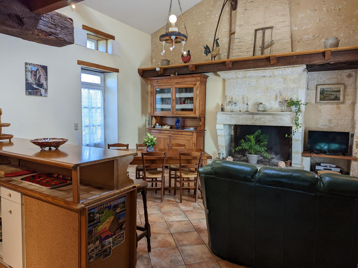 Gîte en pierre 6 pers. à Bellon, jardin 550 m² et cheminée - Photo 3