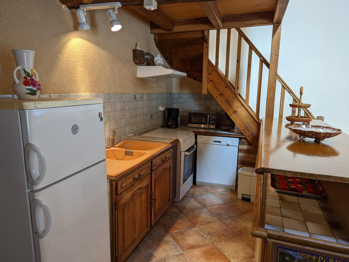 Gîte en pierre 6 pers. à Bellon, jardin 550 m² et cheminée - Photo 6