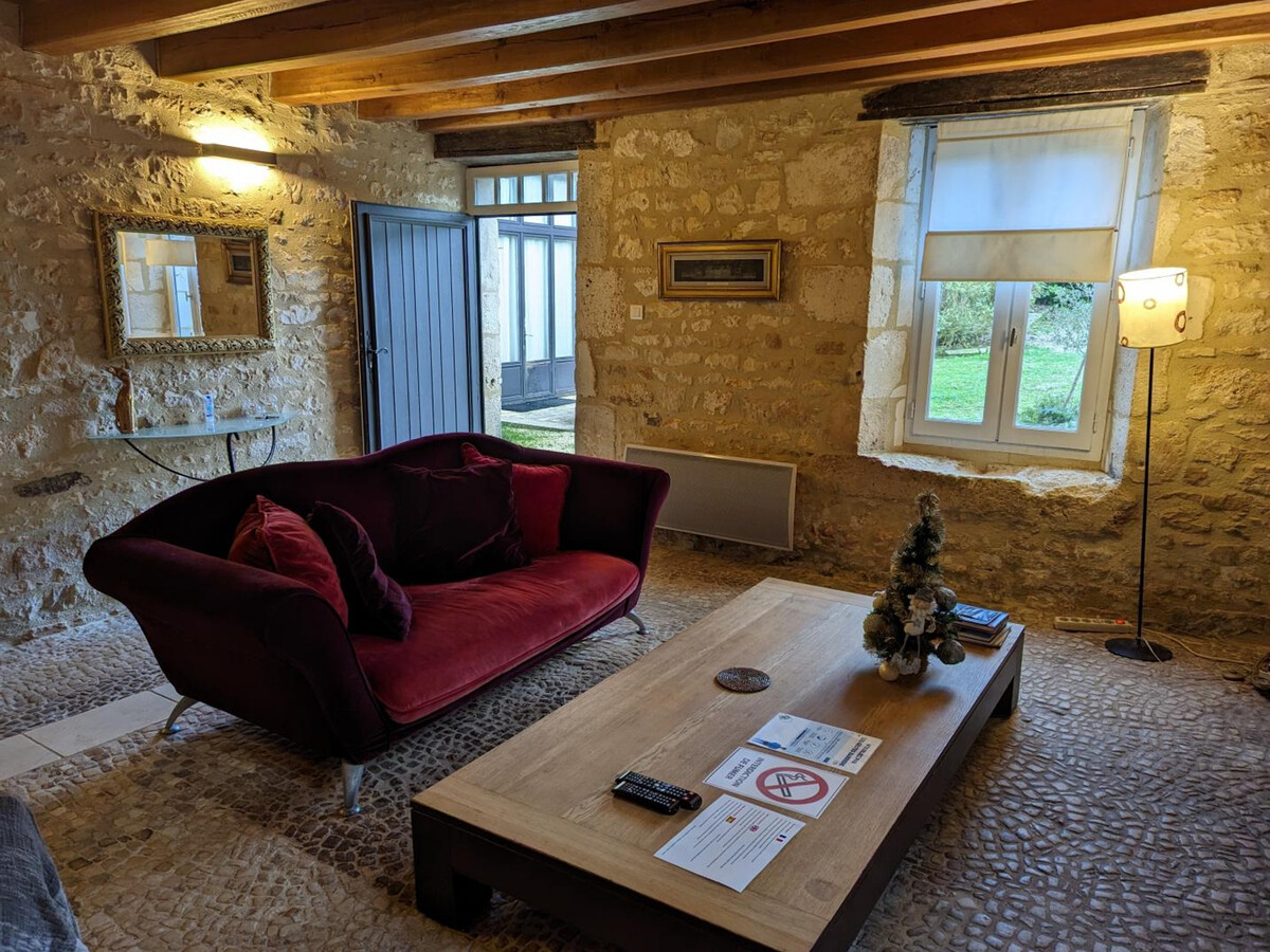 Gîte en pierre avec cheminée, jardin et accueil chevaux - Photo 5