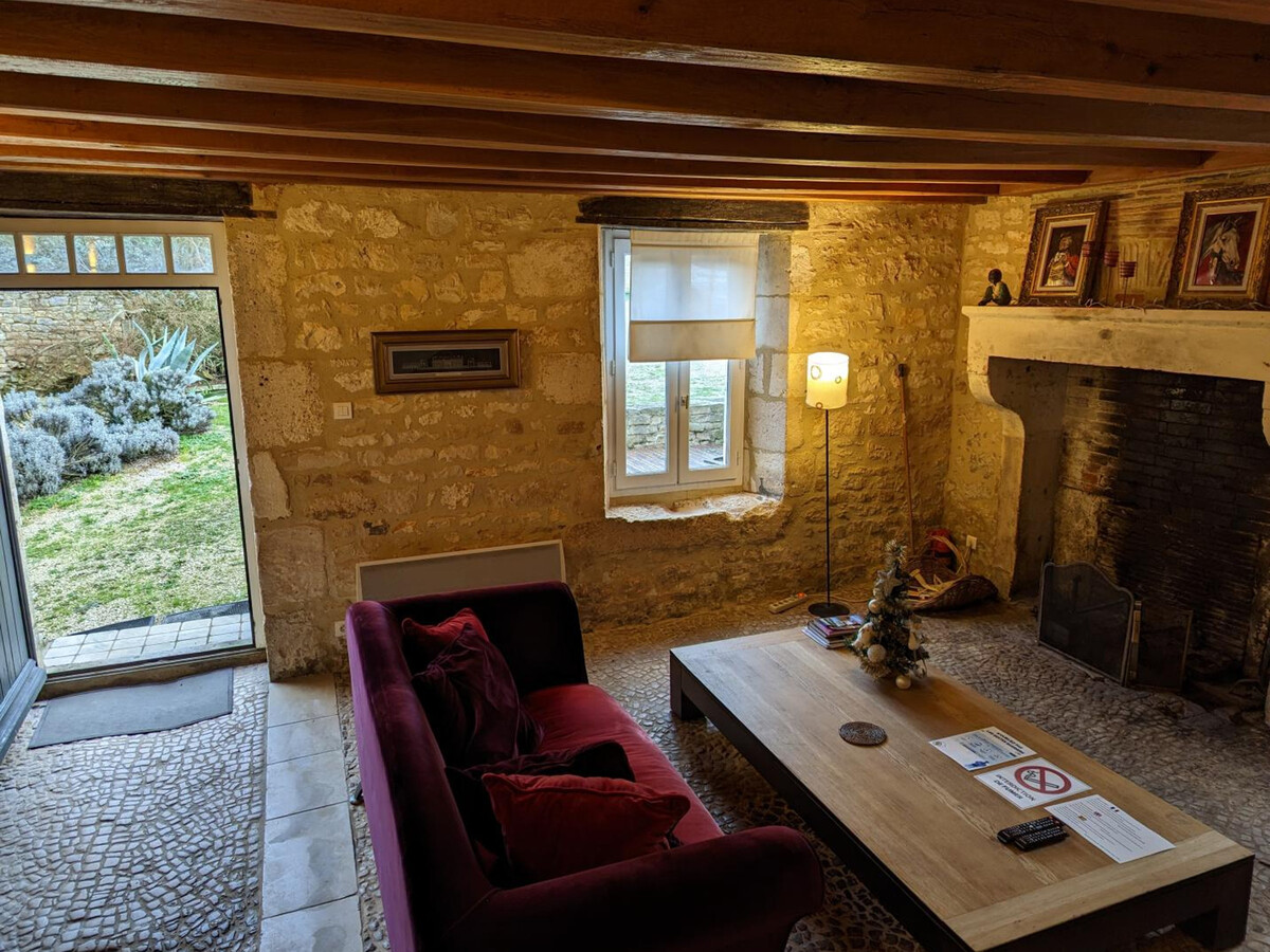 Gîte en pierre avec cheminée, jardin et accueil chevaux - Photo 6