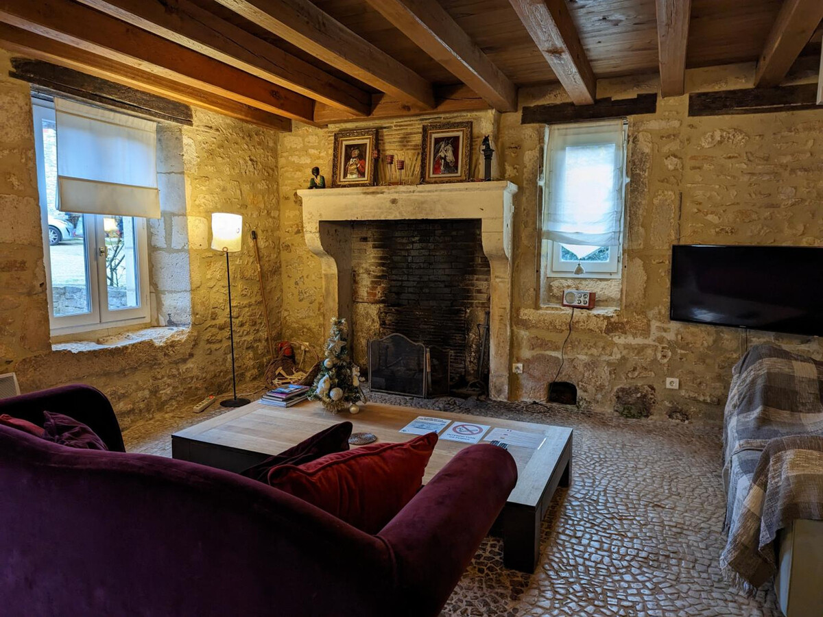 Gîte en pierre avec cheminée, jardin et accueil chevaux - Photo 7