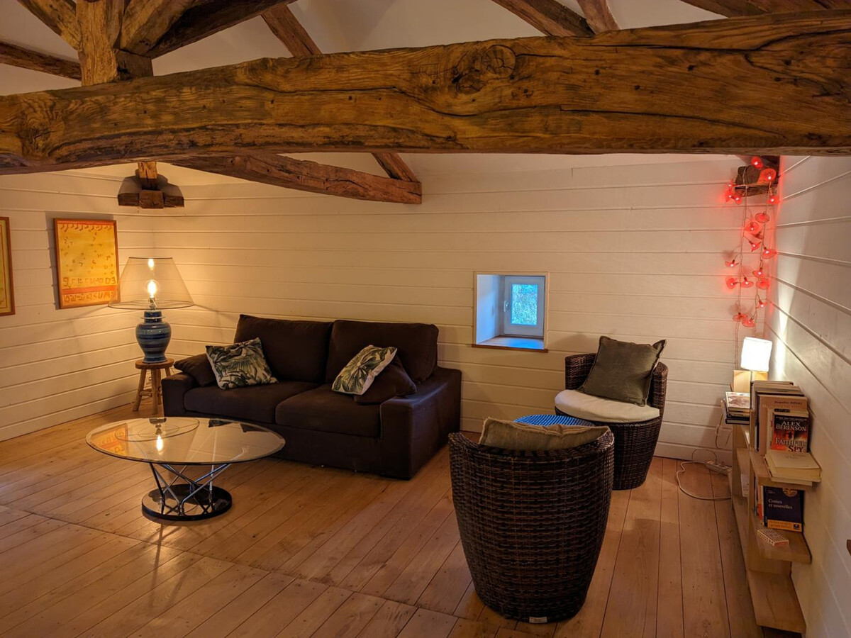 Gîte en pierre avec cheminée, jardin et accueil chevaux - Photo 11