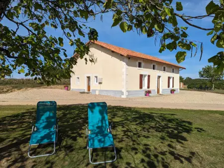 Location gite à Oradour Fanais, Maison au calme avec grand jardin et tout confort en Charente Limousine