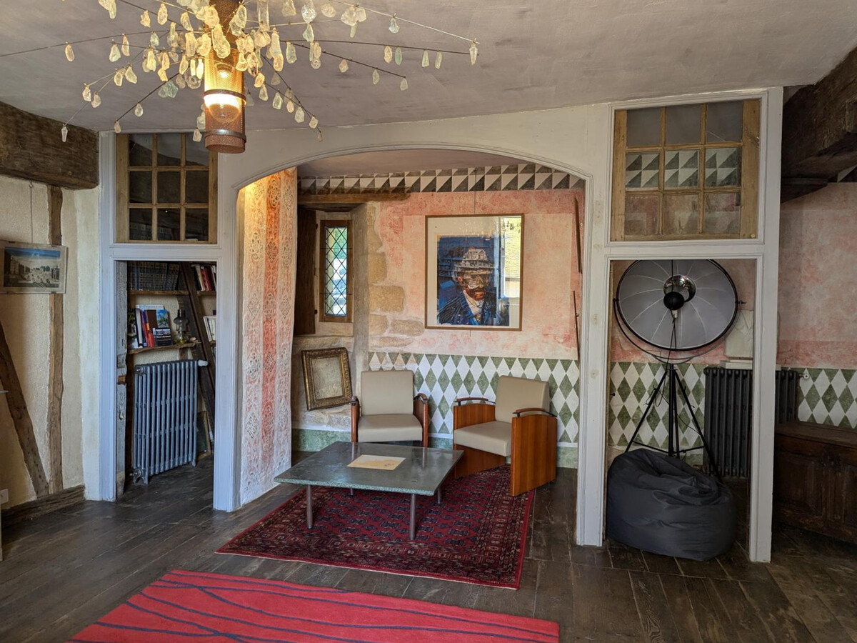 Prieuré XVe siècle restauré, 2 chambres, jardin 2000m² à Beaulieu - Photo 11