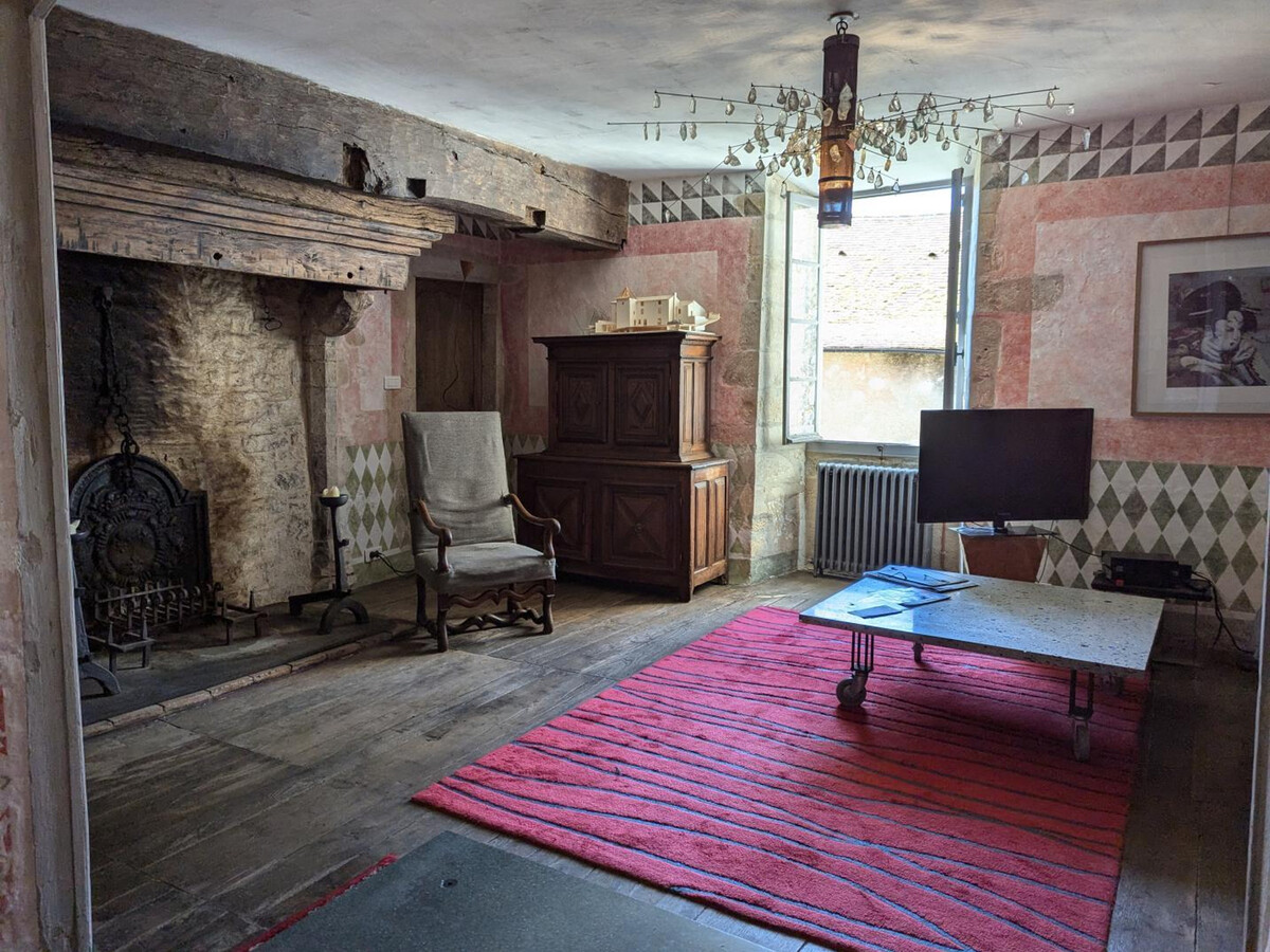Prieuré XVe siècle restauré, 2 chambres, jardin 2000m² à Beaulieu - Photo 13