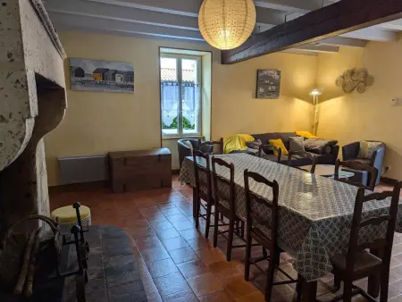 Gîte cosy avec 3 chambres, cour privée, baby-foot et internet, équipements bébé inclus, animaux permis - Photo 8