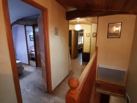 Gîte cosy avec 3 chambres, cour privée, baby-foot et internet, équipements bébé inclus, animaux permis - Photo 13