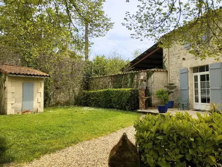 Gîte cosy avec 3 chambres, cour privée, baby-foot et internet, équipements bébé inclus, animaux permis - Photo 22
