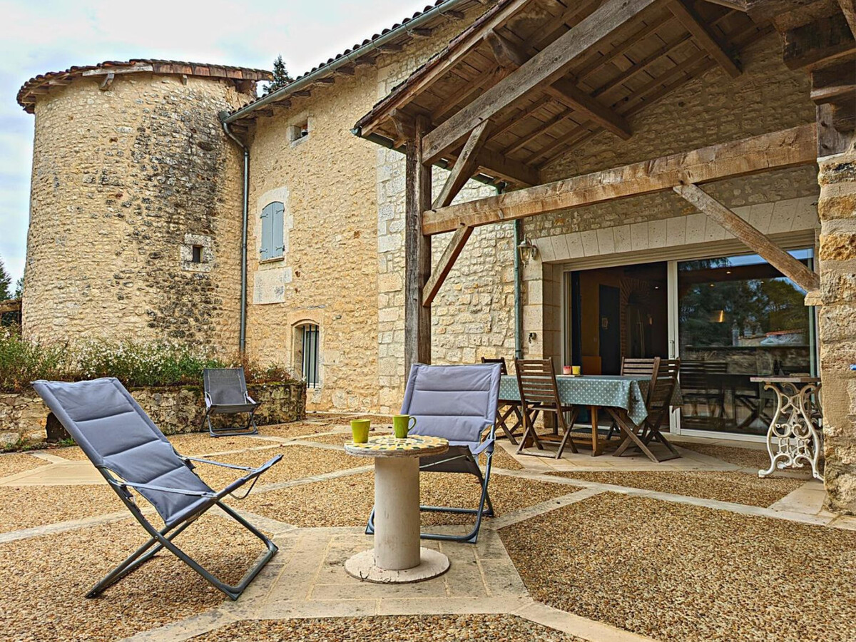 Gîte 5 pers. avec piscine chauffée et jacuzzi à Charras - Photo 1