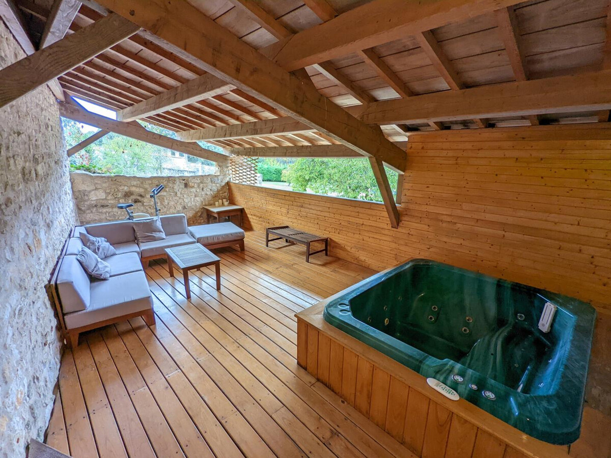 Gîte 5 pers. avec piscine chauffée et jacuzzi à Charras - Photo 2