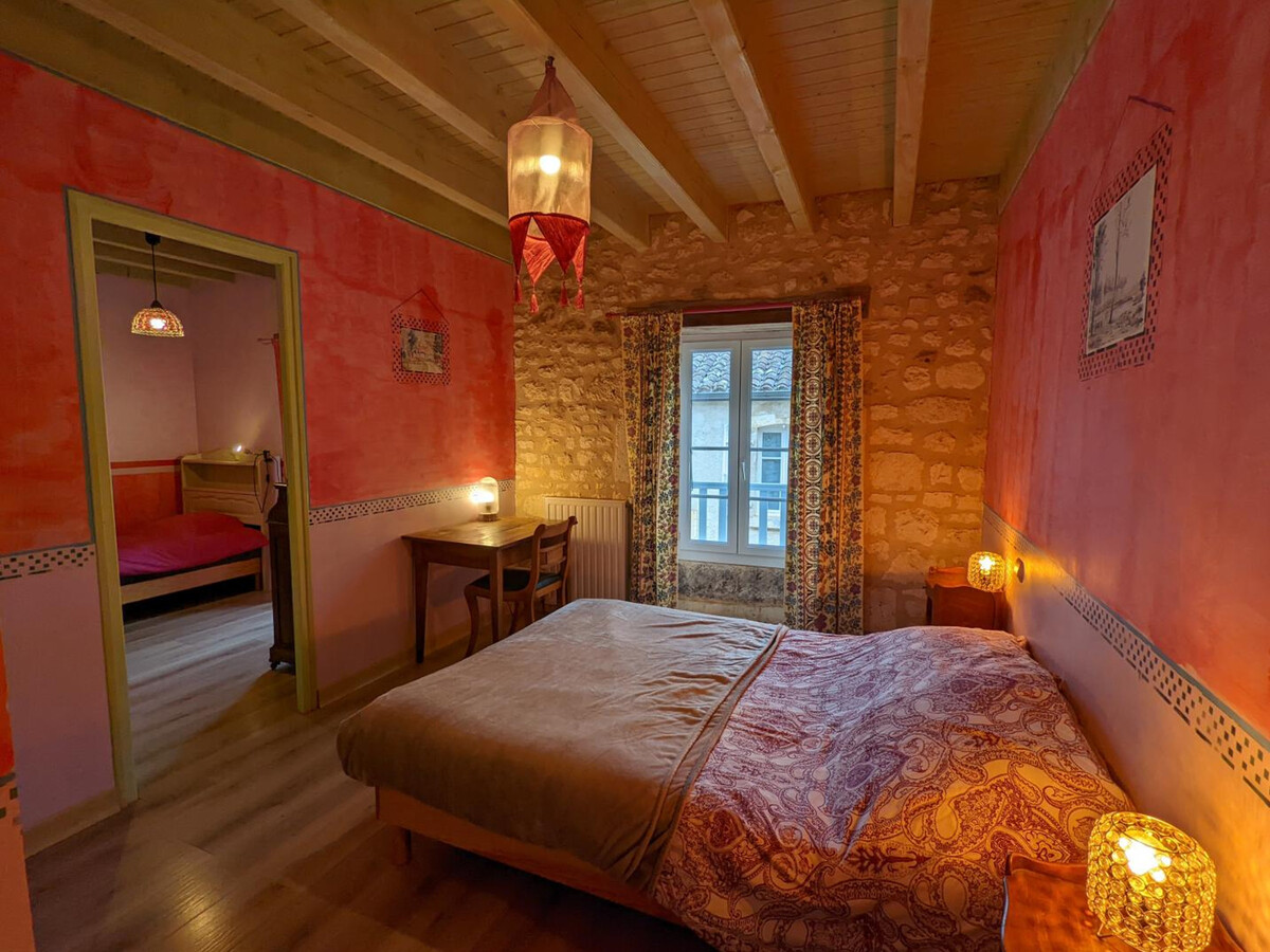 Gîte 5 pers. avec piscine chauffée et jacuzzi à Charras - Photo 3