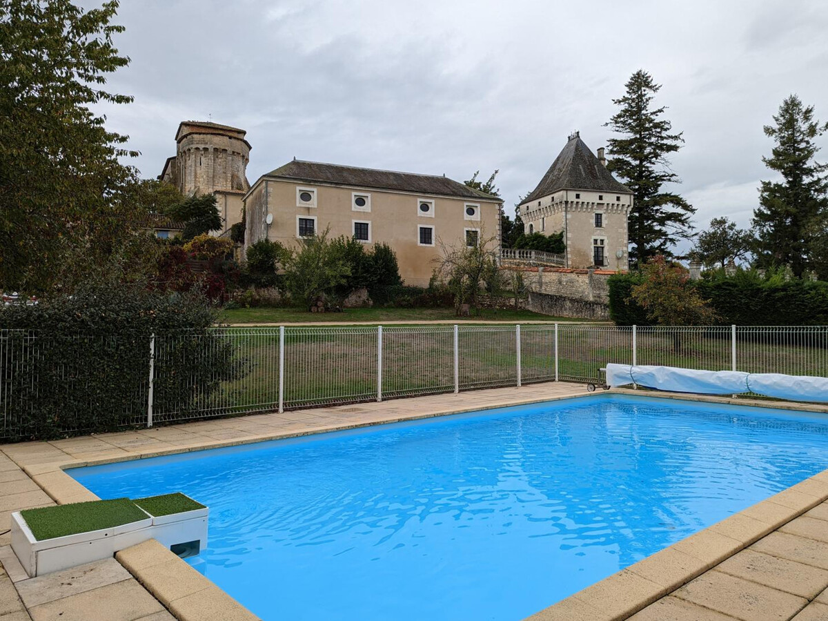 Gîte 5 pers. avec piscine chauffée et jacuzzi à Charras - Photo 5