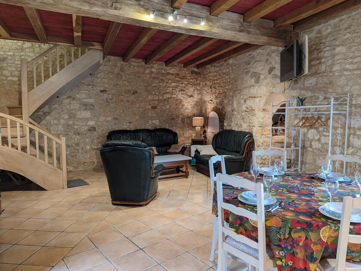 Gîte 5 pers. avec piscine chauffée et jacuzzi à Charras - Photo 9