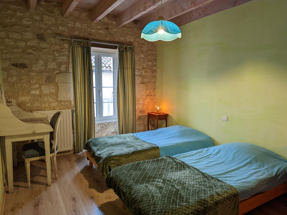 Gîte 5 pers. avec piscine chauffée et jacuzzi à Charras - Photo 17