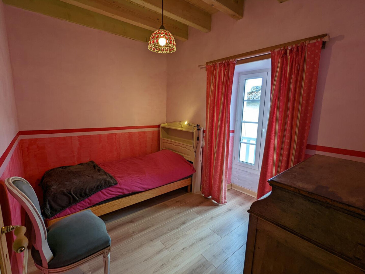 Gîte 5 pers. avec piscine chauffée et jacuzzi à Charras - Photo 25