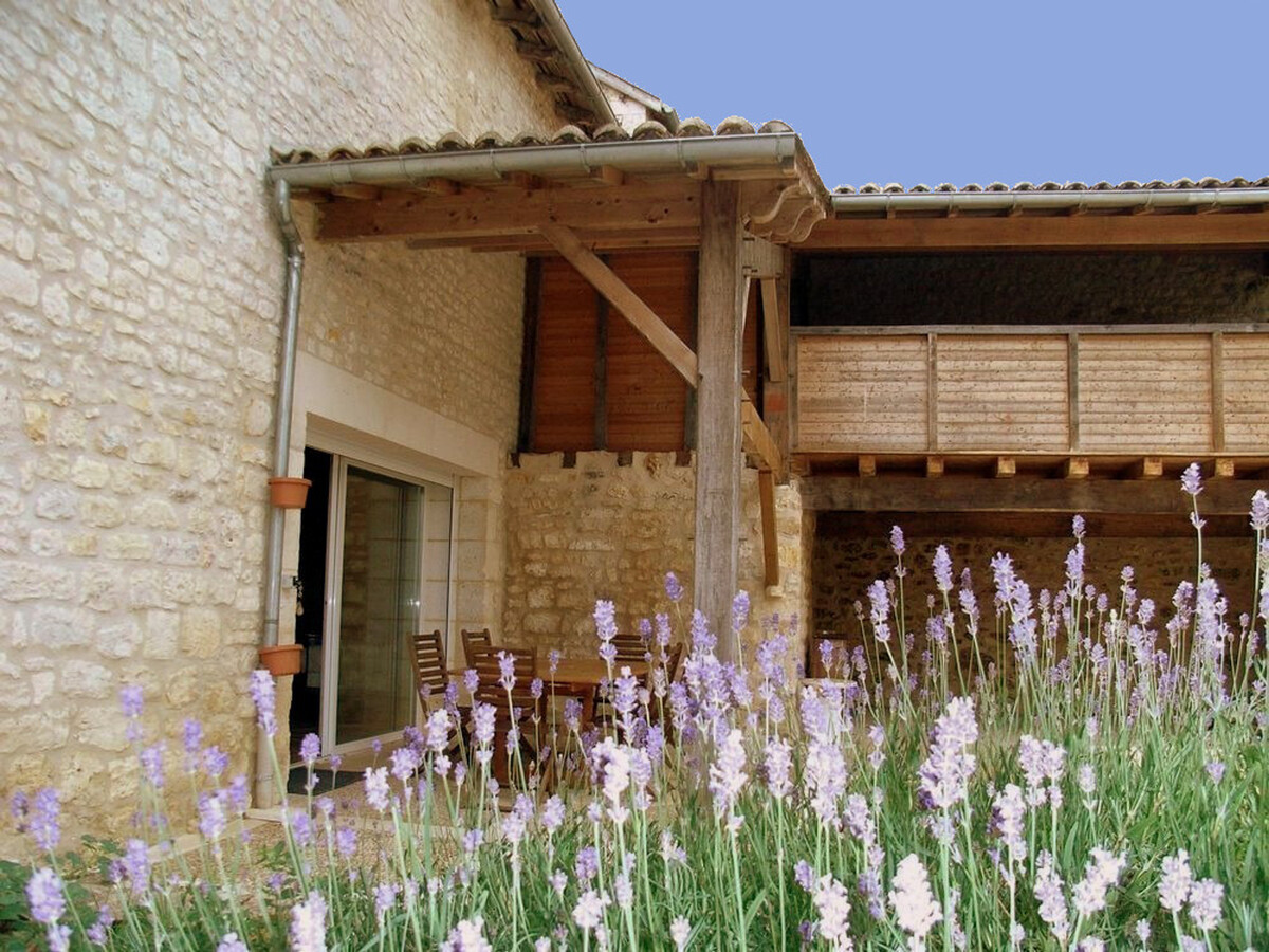 Gîte 5 pers. avec piscine chauffée et jacuzzi à Charras - Photo 27