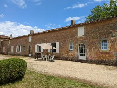 Gîte charmant au cœur d'un château historique avec parc, proche de Cognac, idéal famille et nature - Photo 5