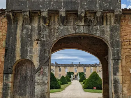 Gîte charmant au cœur d'un château historique avec parc, proche de Cognac, idéal famille et nature - Photo 12