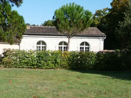 Location gite à Cognac, Gîte paisible avec jardins privatifs à Cognac, proche des sentiers de randonnée, animaux acceptés
