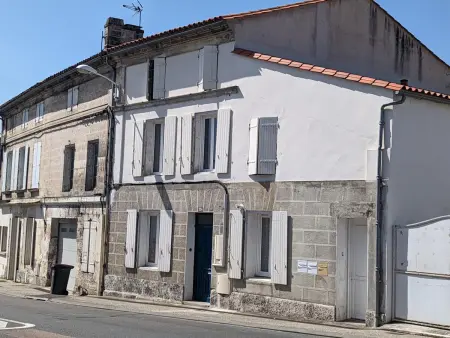 Maison de charme 19ème rénovée proche Angoulême, idéale famille, équipement complet, animaux acceptés - Photo 33