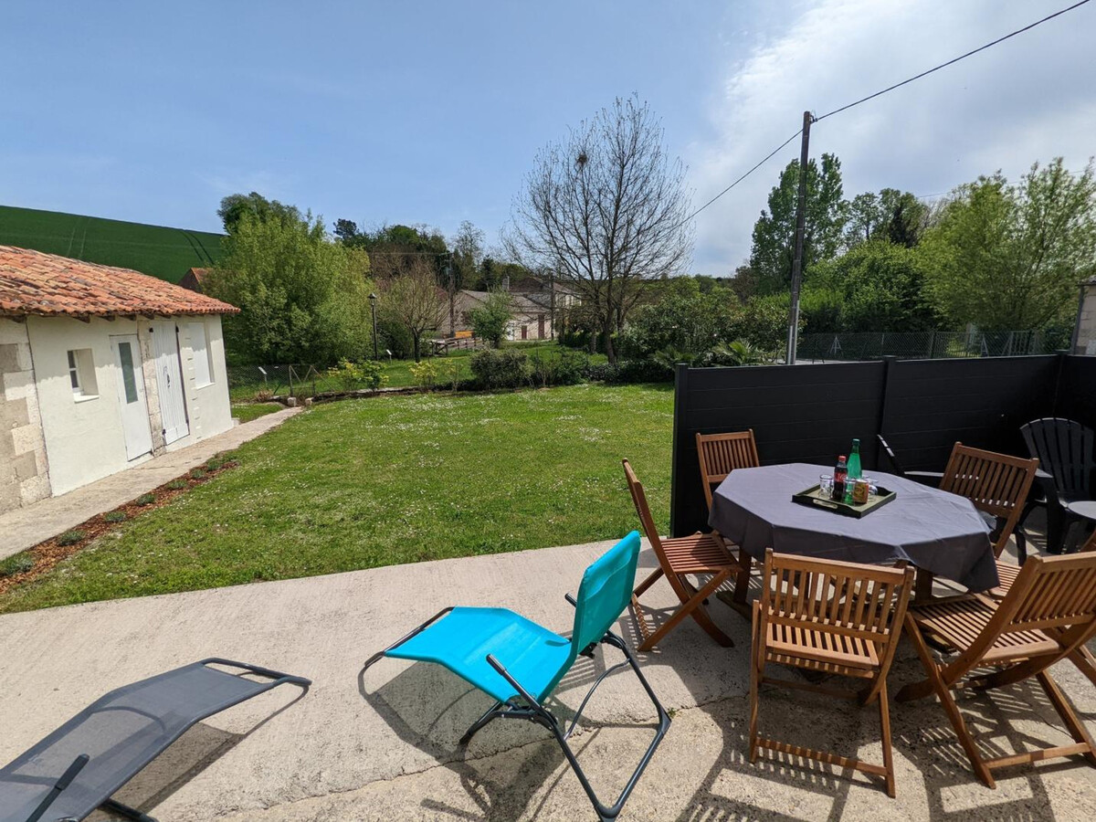 Gîte en pierres rénové, 6 pers., jardin 250m², Montboyer - Photo 23