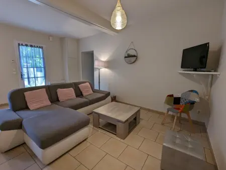 Maison rénovée près d'Angoulême avec jardin privé - Photo 2