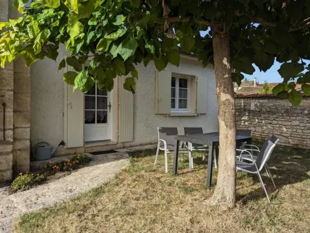 Maison rénovée près d'Angoulême avec jardin privé - Photo 16