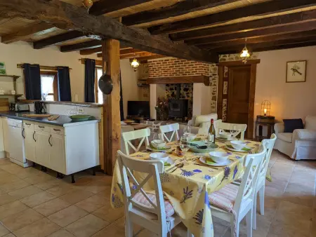 Spacieuse maison à Massignac avec jardin privatif - Photo 1