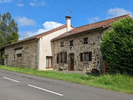 Spacieuse maison à Massignac avec jardin privatif - Photo 6