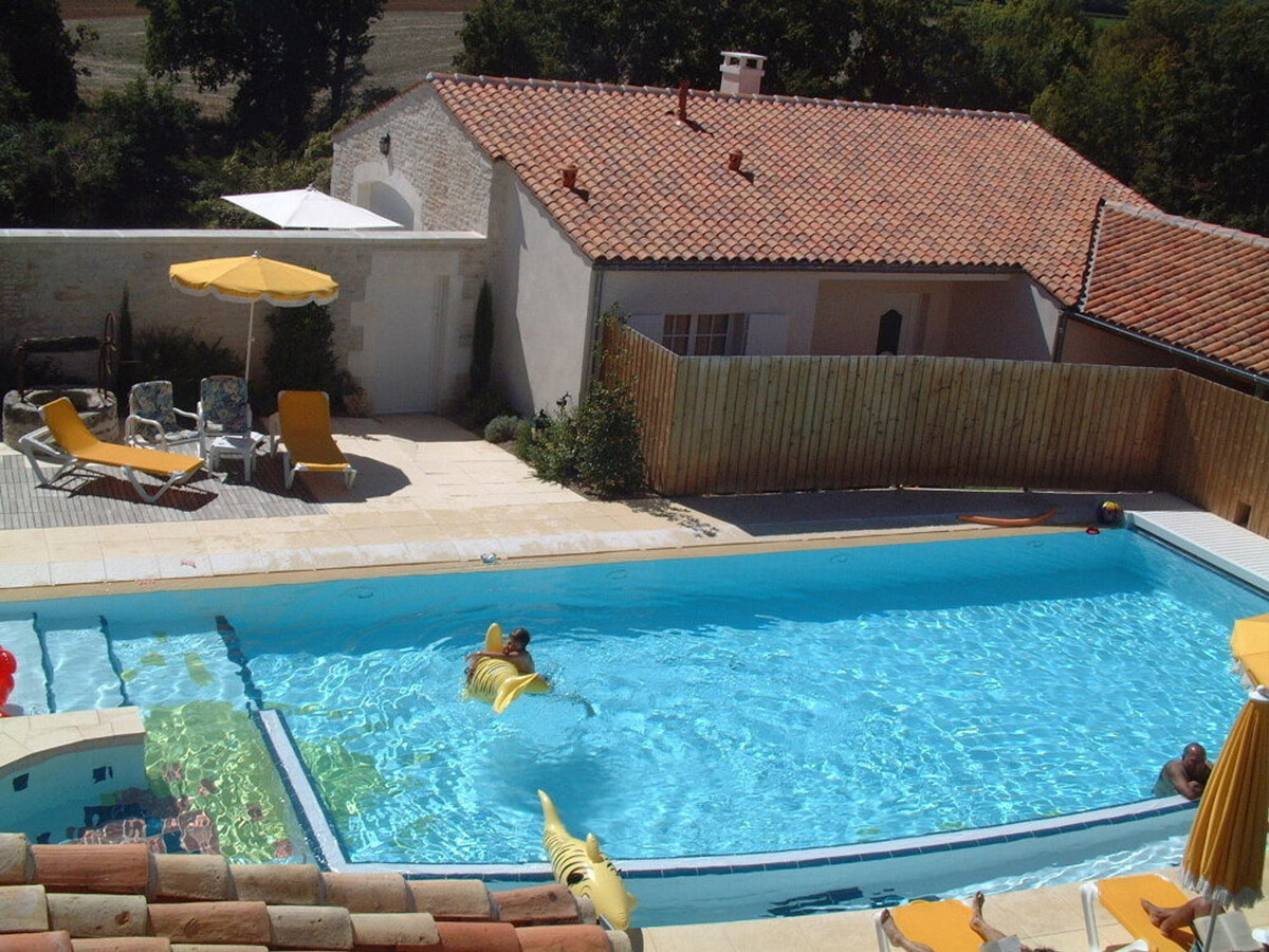 Gîte 6 pers. piscine chauffée, jardin clos à Saint-Cybardeaux - Photo 2