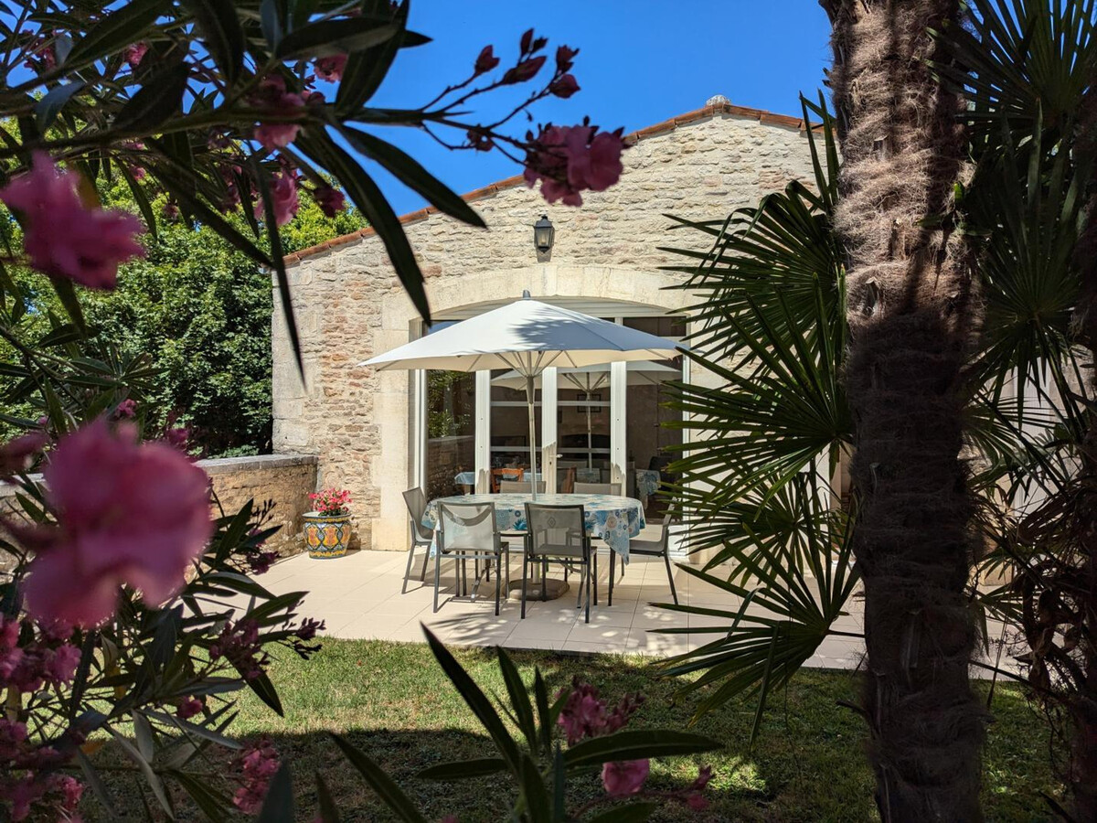 Gîte 6 pers. piscine chauffée, jardin clos à Saint-Cybardeaux - Photo 4