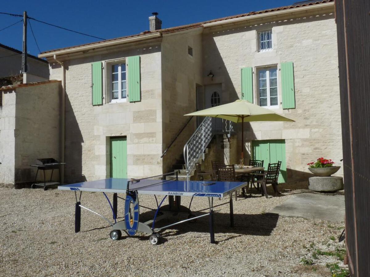 Gîte en pierres avec poêle, terrasse et cour close à Asnières-sur-Nouère - Photo 1